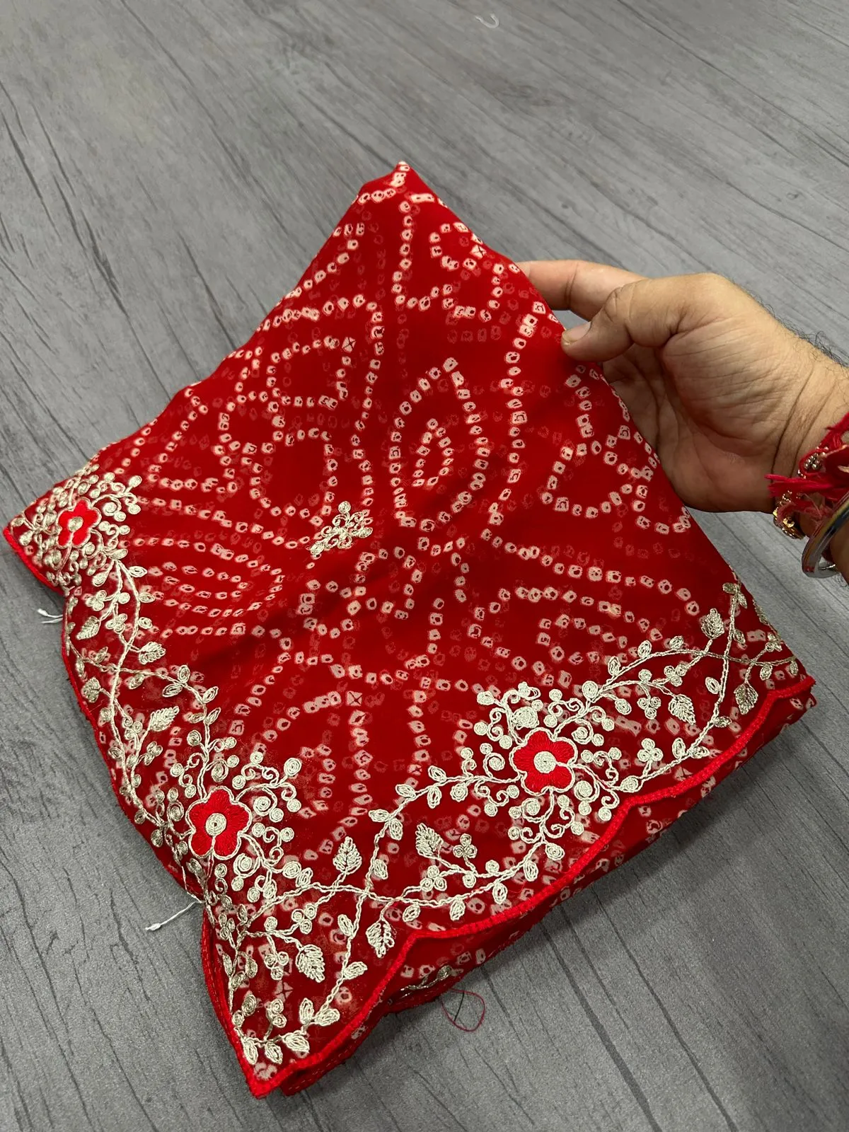 Traditional Bandhani Saree - Image 10 in Surat